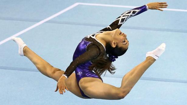 Bộ trưởng Malaysia bảo vệ nữ VĐV "phô bày vùng nhạy cảm" ảnh 1