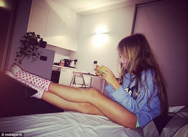 Tranh cãi quanh siêu mẫu nhí 9 tuổi "xinh đẹp nhất thế giới" ảnh 2