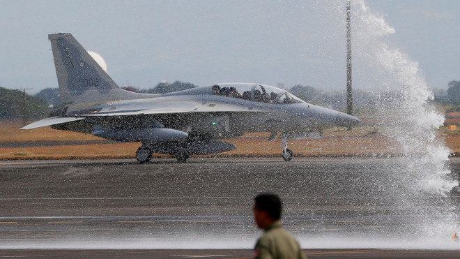 Philippines nhận 2 chiến đấu cơ, tăng cường năng lực hàng hải ảnh 1