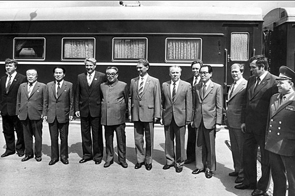 10 khác biệt cơ bản giữa ông Boris Yeltsin và ông Vladimir Putin ảnh 2