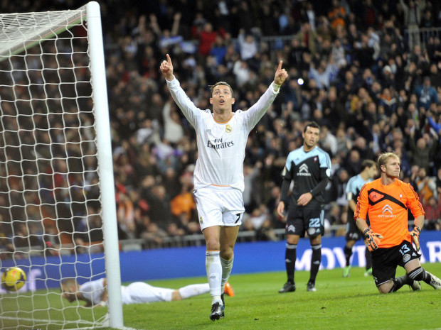 Cristiano Ronaldo dành tặng cú đúp vào lưới Celta cho Eusebio (Nguồn: AFP) Ronaldo dự lễ trao Quả bóng Vàng vì biết mình chiến thắng? ảnh 1