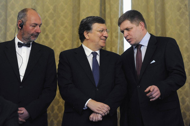 EU ký bản ghi nhớ viện trợ 1,4 tỷ USD cho Ukraine ảnh 1