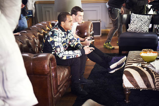 Zidane, Beckham, Bale, Lucas phá tan hoang phòng khách sạn ảnh 1