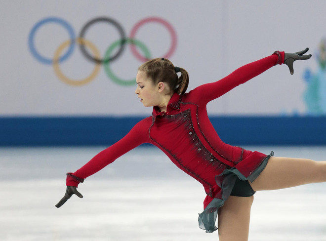 Chùm ảnh các nữ VĐV xinh đẹp đua tài trên sân băng ảnh 7