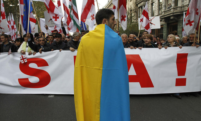 Gruzia: Biểu tình rầm rộ phản đối Nga và chính quyền ảnh 1