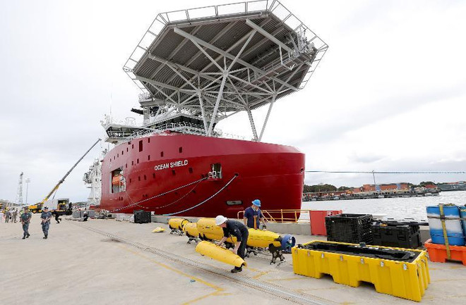 Bắt đầu tìm kiếm dưới biển hộp đen máy bay Malaysia mất tích ảnh 1