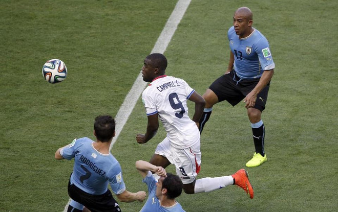 Sao trẻ Arsenal nổi bật trong chiến thắng gây sốc trước Uruguay ảnh 1