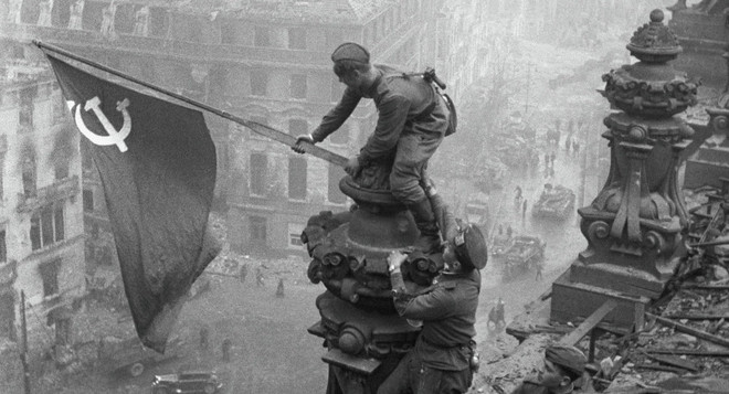 [Video] Hào hùng "Trận chiến Berlin" buộc Phátxít Đức phải đầu hàng ảnh 1