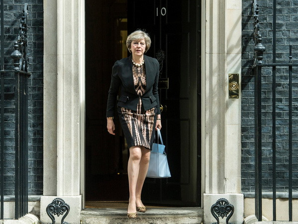 Thủ tướng Anh Cameron từ chức vào 13/7 nhường chỗ cho bà May ảnh 1
