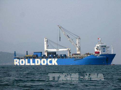 Cận cảnh tàu ngầm Kilo Hà Nội tại vịnh Cam Ranh ảnh 1