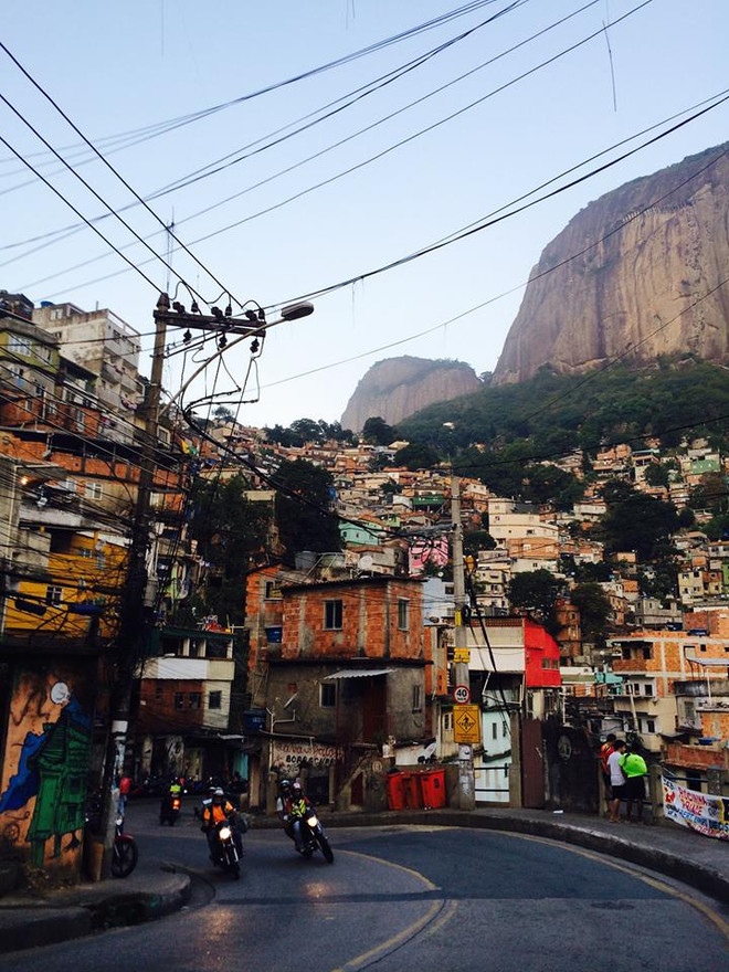 [Photo] Cuộc sống bình dị ở 'Favela' qua ống kính BLV Anh Ngọc ảnh 9