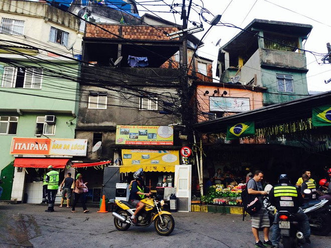 [Photo] Cuộc sống bình dị ở 'Favela' qua ống kính BLV Anh Ngọc ảnh 8