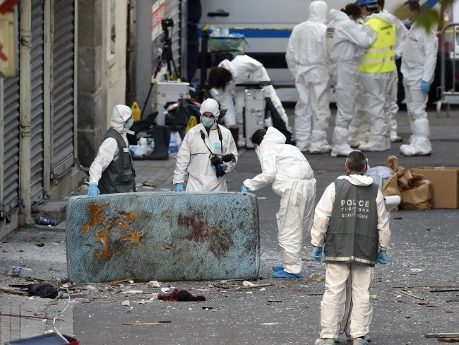 Danh tính phụ nữ đánh bom tự sát trong vụ đột kích gần Paris ảnh 2