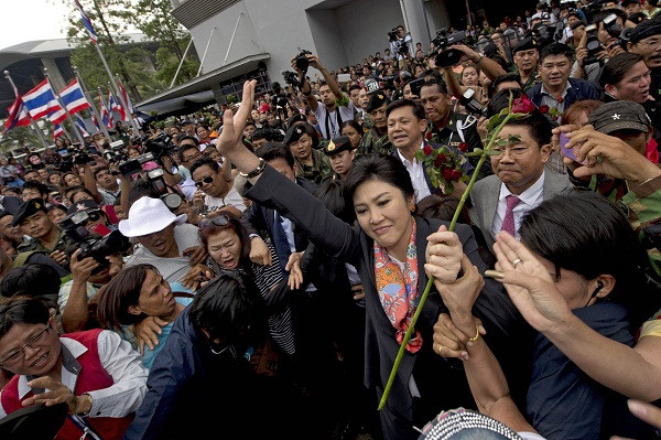 Thái bầu Chủ tịch Thượng viện, chuẩn bị luận tội bà Yingluck ảnh 1