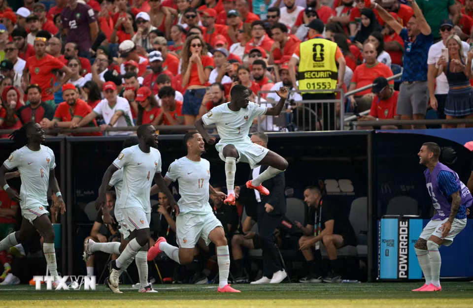 Thắng chung cuộc 2-0 trước Maroc, Pháp trở thành đội đầu tiên tiến vào bán kết World Cup 2026 và sẽ đợi chờ đối thủ tiếp theo của mình sẽ là Tây Ban Nha hay Bỉ. (Ảnh: AFP/TTXVN)