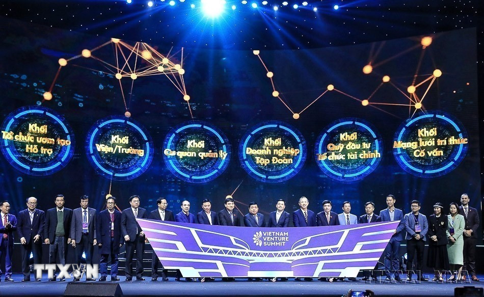 Khoa học, công nghệ, đổi mới sáng tạo và chuyển đổi số tiếp tục được xác định là động lực phát triển. Trong ảnh: Trung tâm Đổi mới sáng tạo Quốc gia (Bộ Kế hoạch và Đầu tư) phối hợp với Quỹ Golden Geta Ventures (GGV - Quỹ đầu tư mạo hiểm) tổ chức Diễn đàn Quỹ đầu tư Khởi nghiệp sáng tạo Việt Nam 2022. (Ảnh: Tuấn Anh/TTXVN)