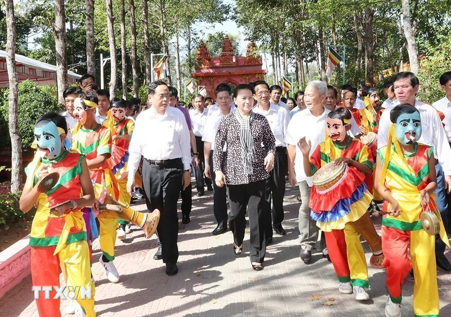 Chủ tịch Quốc hội Nguyễn Thị Kim Ngân đến dự Ngày hội Đại đoàn kết các dân tộc tỉnh Trà Vinh, ngày 17/11/2019. (Ảnh: Trọng Đức/TTXVN)