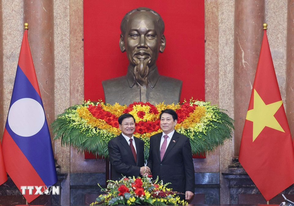 Chủ tịch nước Lương Cường hội đàm với Tổng Bí thư, Chủ tịch nước Lào Thongloun Sisoulith thăm cấp Nhà nước tới Việt Nam. (Ảnh: Lâm Khánh/TTXVN)