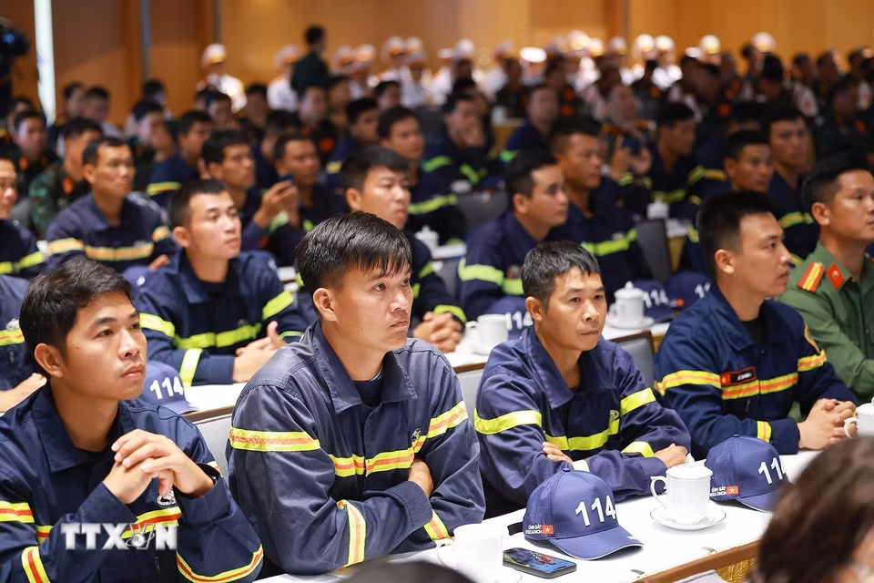 Đoàn công tác Công an Nhân dân Việt Nam hỗ trợ Venezuela khắc phục hậu quả động đất. (Ảnh: Dương Giang/TTXVN)