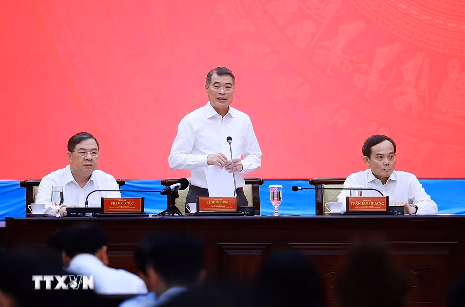 Thủ tướng Lê Minh Hưng làm việc với Ban Thường vụ Thành ủy Thành phố Hồ Chí Minh. (Ảnh: Dương Giang/TTXVN)