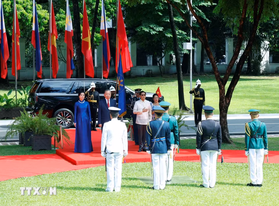 Lễ đón Tổng Bí thư, Chủ tịch nước Tô Lâm và Phu nhân được tổ chức trọng thể tại Phủ Tổng thống ở thủ đô Manila theo nghi thức cao nhất dành cho Nguyên thủ quốc gia. (Ảnh: Thống Nhất/TTXVN)