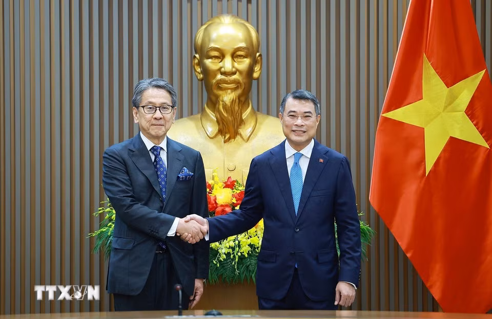 Thủ tướng Lê Minh Hưng tiếp ông Maeda Tadashi, Chủ tịch Ngân hàng hợp tác quốc tế Nhật Bản (JBIC). (Ảnh: Dương Giang/TTXVN)