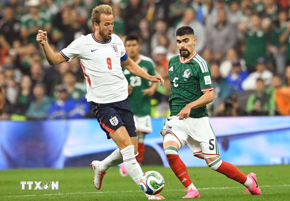 Cả hai đội đều quyết tâm giành chiến thắng để thẳng tiến tứ kết World Cup 2026. (Ảnh: AFP/TTXVN)