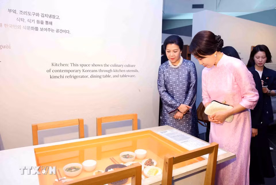 Phu nhân Tổng Bí thư, Chủ tịch nước và Phu nhân Tổng thống Hàn Quốc tham quan Bảo tàng dân tộc học- Ảnh 6.