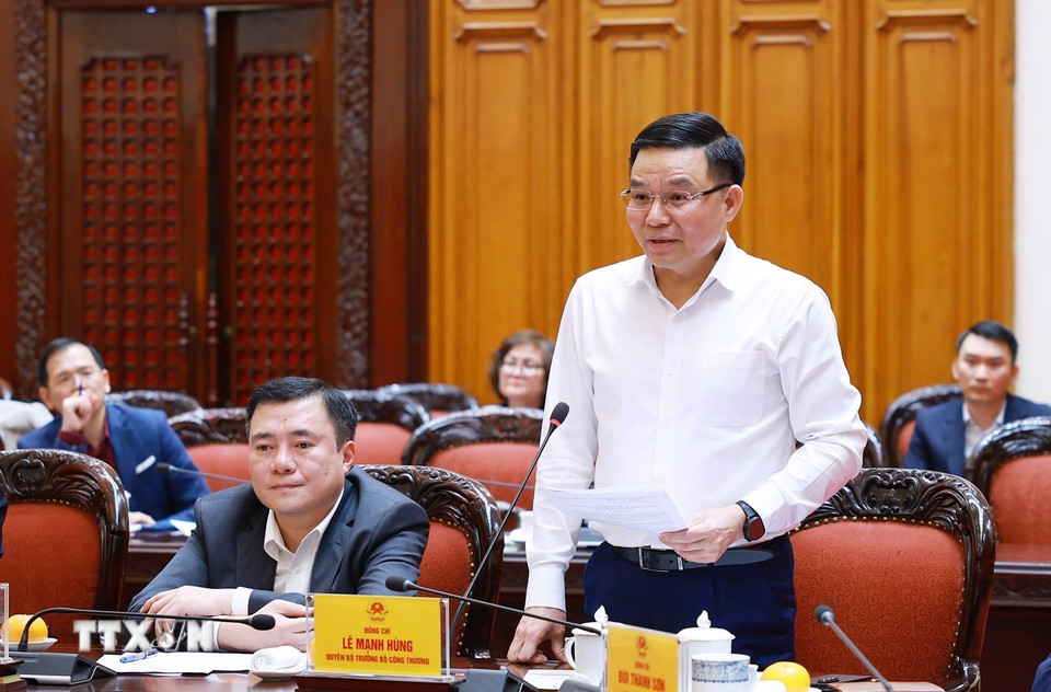 Quyền Bộ trưởng Bộ Công Thương Lê Mạnh Hùng, Tổ phó Thường trực, phát biểu. (Ảnh: Dương Giang/TTXVN)