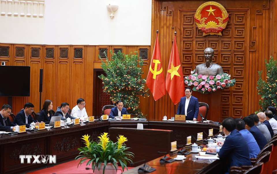 Thủ tướng Phạm Minh Chính chủ trì họp Tổ công tác bảo đảm an ninh năng lượng. (Ảnh: Dương Giang/TTXVN)