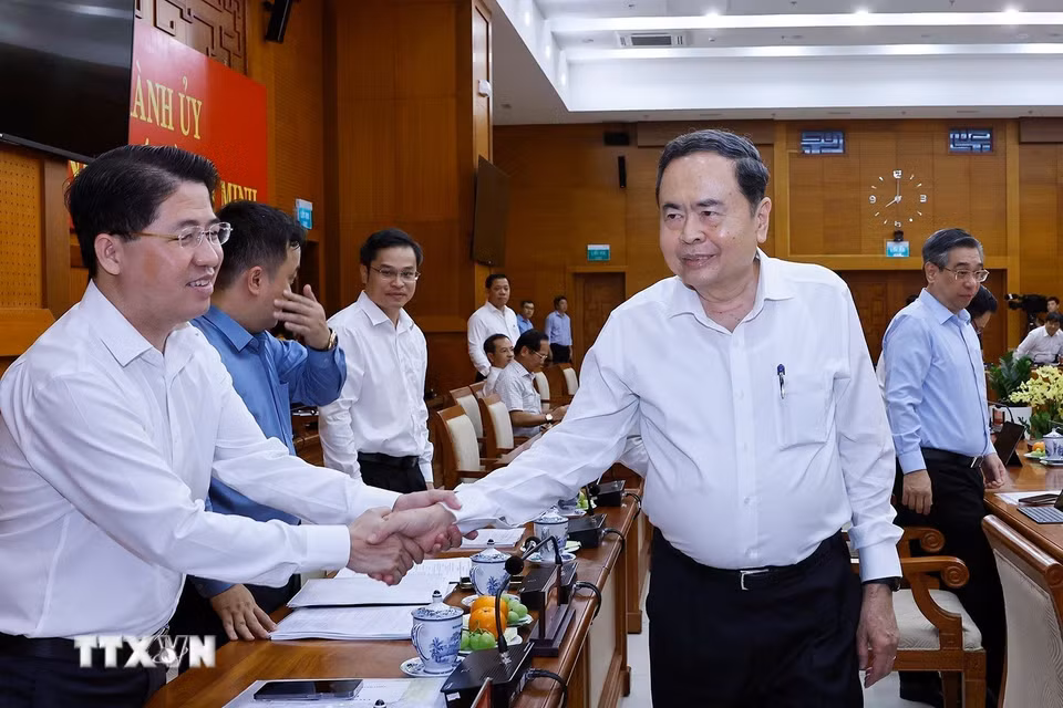 Chủ tịch Quốc hội Trần Thanh Mẫn với đại biểu dự Hội nghị. (Ảnh: Doãn Tấn/TTXVN)