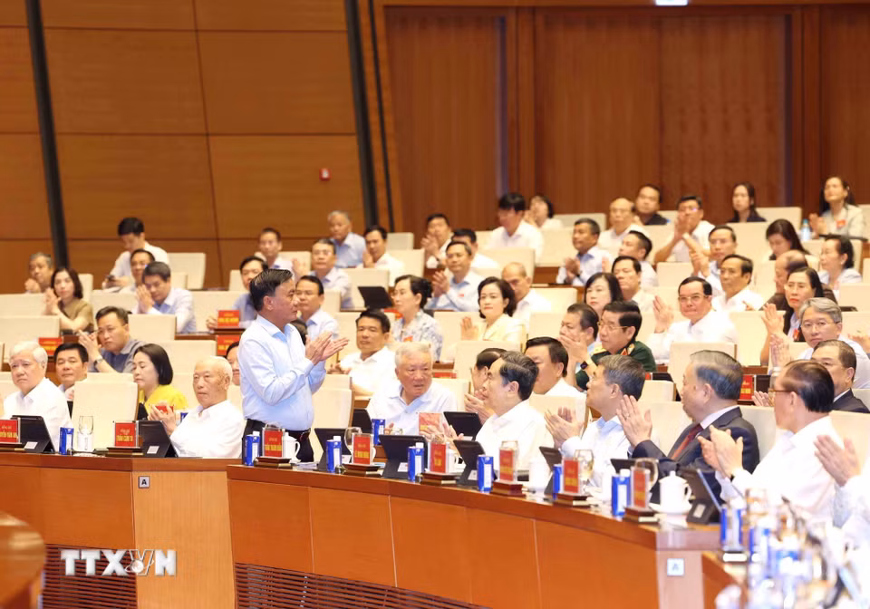 Các đồng chí Lãnh đạo, nguyên Lãnh đạo Đảng, Nhà nước và đại biểu dự hội nghị tại điểm cầu trung tâm - Hội trường Diên Hồng, Nhà Quốc hội (Hà Nội). (Ảnh: Phương Hoa/TTXVN)