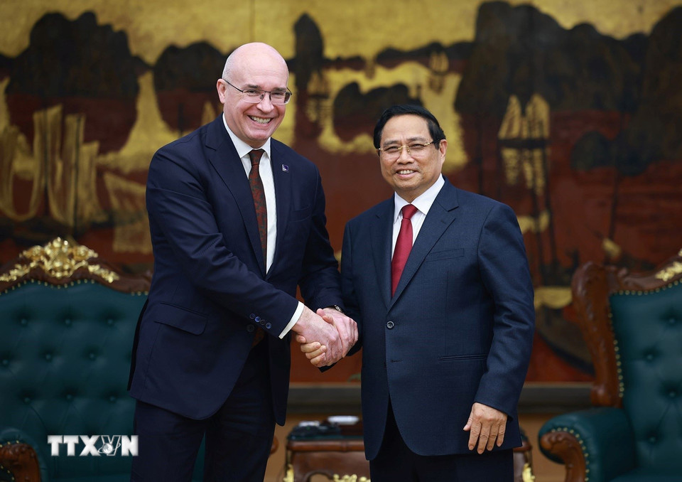 Thủ tướng Phạm Minh Chính tiếp Tổng giám đốc Hãng Thông tấn TASS (Liên bang Nga) Andrey Kondrashov. (Ảnh: Dương Giang/TTXVN)