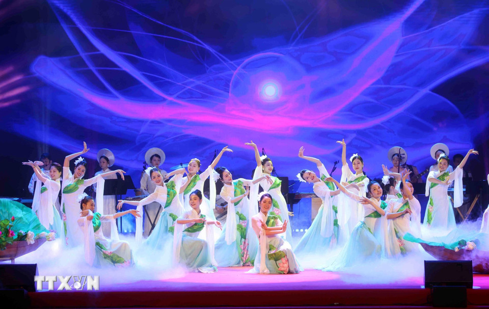 Một tiết mục tại chương trình. (Ảnh: Phạm Kiên/TTXVN)
