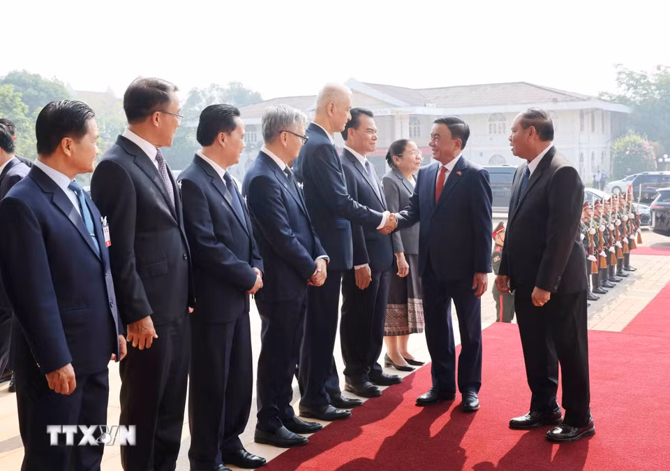 Lễ đón chính thức Thường trực Ban Bí thư Trần Cẩm Tú và Đoàn đại biểu cấp cao Việt Nam. (Ảnh: Phương Hoa/TTXVN)