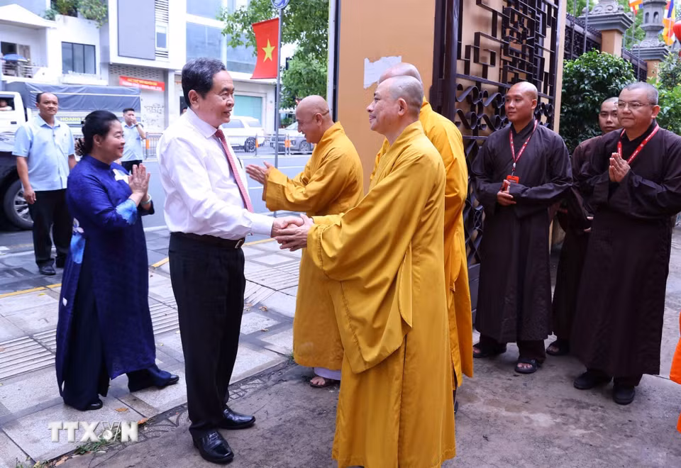 Chủ tịch Quốc hội Trần Thanh Mẫn với các đại biểu. (Ảnh: Văn Điệp/TTXVN)