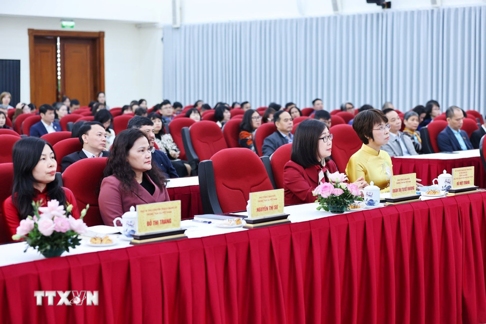 Các đồng chí lãnh đạo TTXVN và đại biểu tham dự buổi lễ. (Ảnh: Minh Đức/TTXVN)