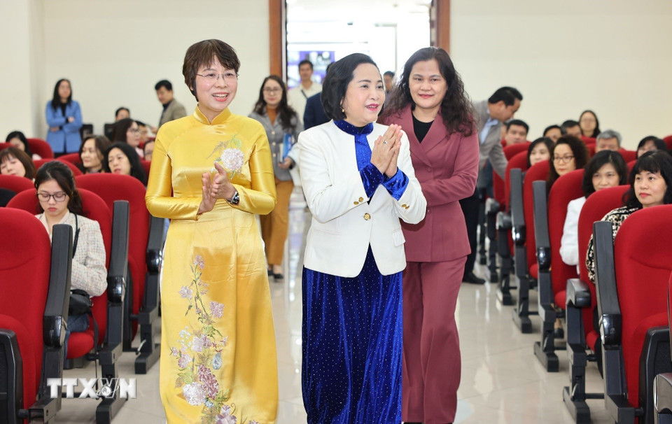 Phó Chủ tịch Quốc hội Nguyễn Thị Thanh đến dự buổi lễ. (Ảnh: Minh Đức/TTXVN)