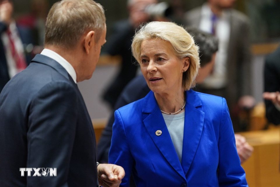 Ảnh: Chủ tịch EU Ursula von der Leyen (phải) tại hội nghị. (Ảnh: THX/TTXVN)