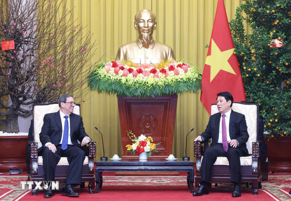 Chủ tịch nước Lương Cường tiếp Đặc phái viên Đảng Cộng sản Cuba, Nhà nước Cộng hòa Cuba, Ủy viên Bộ Chính trị, Bộ trưởng Ngoại giao Cuba Bruno Rodríguez Parrilla. (Ảnh: Lâm Khánh/TTXVN)