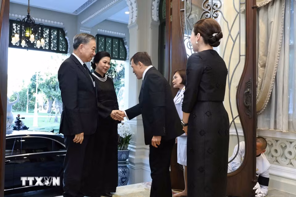 Tổng Bí thư, Chủ tịch nước Tô Lâm và Phu nhân Ngô Phương Ly hội kiến Nhà Vua Thái Lan Maha Vajiralongkorn và Hoàng hậu. (Ảnh: TTXVN phát)