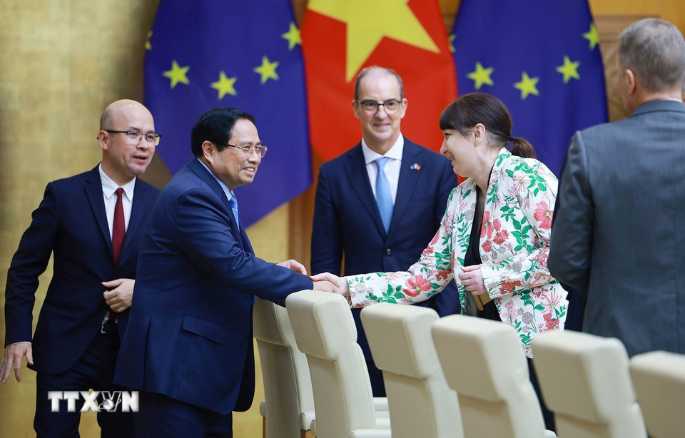 Thủ tướng Phạm Minh Chính tiếp đại diện Phái đoàn Liên minh châu Âu tại Việt Nam và Đại sứ các nước thành viên EU tại Việt Nam. (Ảnh: Dương Giang/TTXVN)
