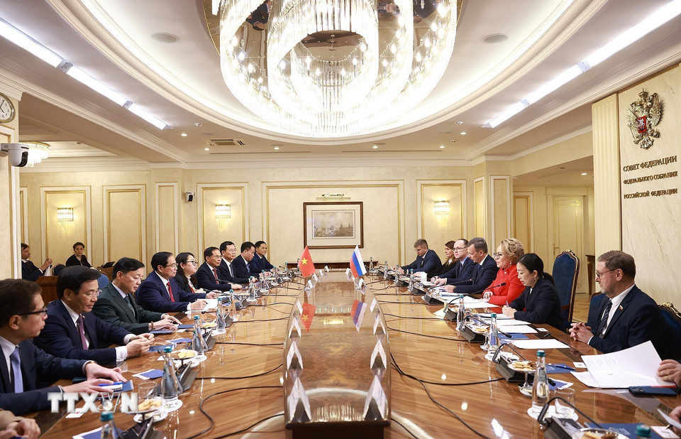 Thủ tướng Phạm Minh Chính hội kiến Chủ tịch Hội đồng Liên bang Nga Valentina Matviyenko. (Ảnh: Dương Giang/TTXVN)