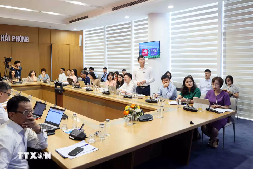 Nhà báo Trần Tiến Duẩn, Tổng biên tập báo Vietnam Plus (Thông tấn xã Việt Nam) phát biểu. (Ảnh: An Đăng/TTXVN)