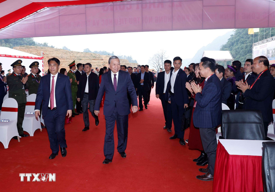 Tổng Bí thư Tô Lâm dự Lễ khởi công xây dựng công trình Trường Phổ thông nội trú Tiểu học và Trung học Cơ sở Trường Hà. (Ảnh: Thống Nhất/TTXVN)
