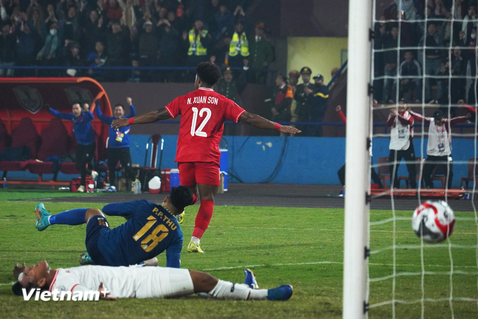 "Mở tài khoản" trên sân Việt Trì. (Ảnh: Việt Anh/Vietnam+)