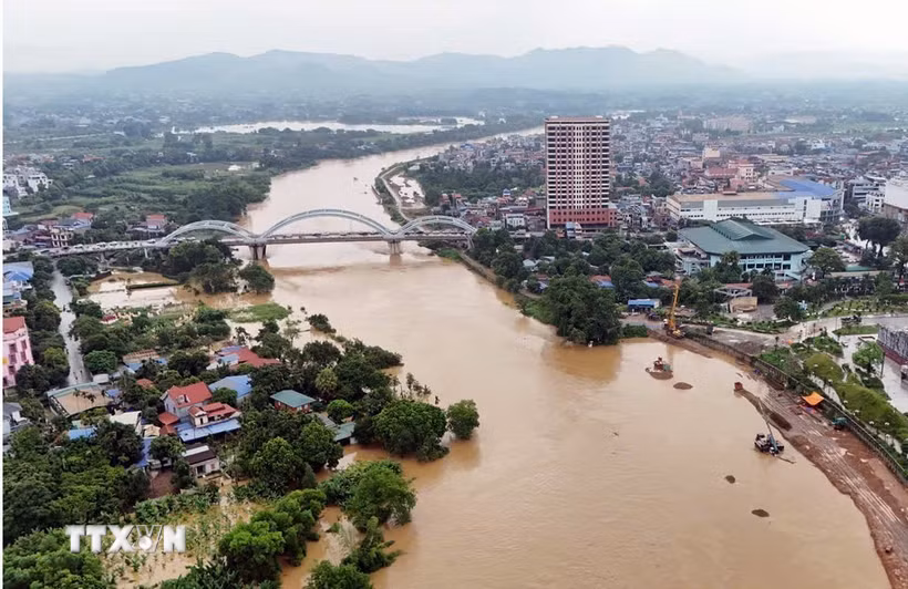 Mực nước sông Cầu lúc 9 giờ sáng 24/8/2026 tại Trạm Gia Bảy là 26,42m, vượt báo động II 0,42m và tiếp tục lên chậm. (Ảnh: Trần Trang/TTXVN)