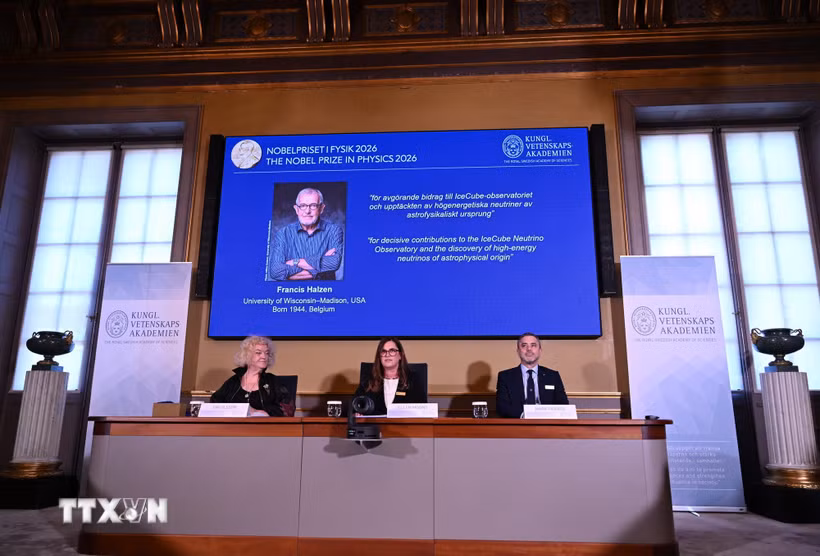 Viện Hàn lâm Khoa học Hoàng gia Thụy Điển công bố giải Nobel Vật lý 2026 thuộc về Giáo sư Francis Halzen. (Ảnh: THX/TTXVN phát)
