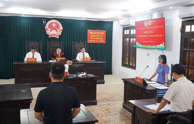  Quang cảnh phiên tòa. 