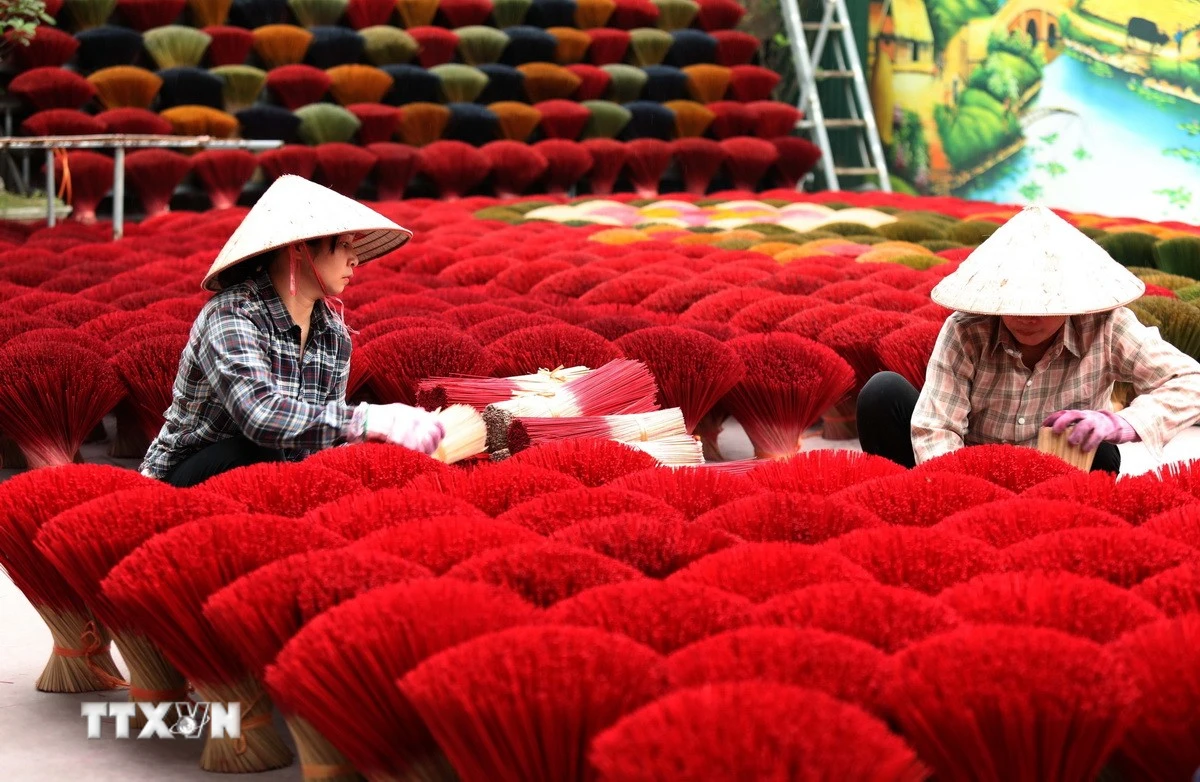 Giữ Lửa Làng Nghề Tết Việt Trong Dòng Chảy Hiện Đại